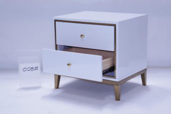 طاولة اقاتا الجانبيه