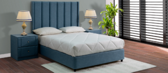 سرير بايبر وطاولة جانبيه