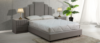 سرير ايرين وطاولة جانبيه